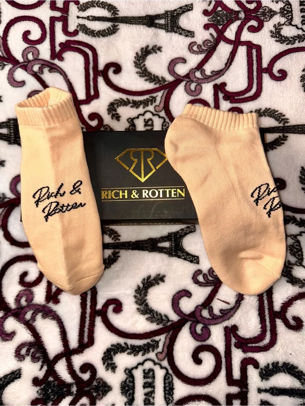 Rich And Rotten low-cut “Rich Socks” Cream Style 1. Brand new in the box 5 pairs